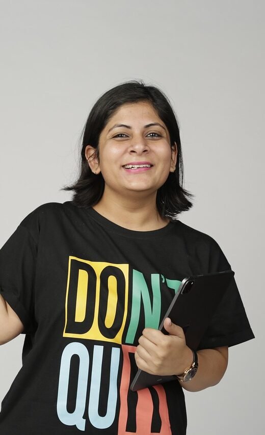 shallunarula, shallu narula, professional girl, business girl, laptop girl, cofounder, founder, startup, indian girl, graphic designer, freelancer, idea, working, women, confident, macbook, tab girl